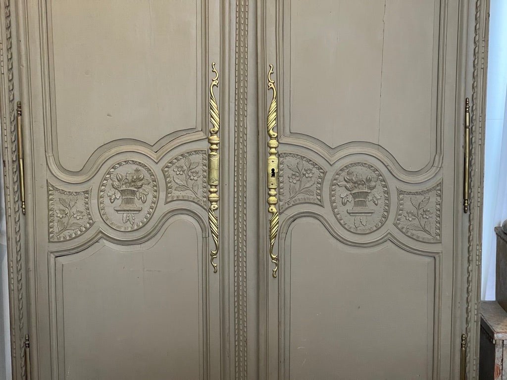 18TH CENTURY LOUIS XV FRENCH PROVINCIAL ARMOIRE - Helen Storey Antiques